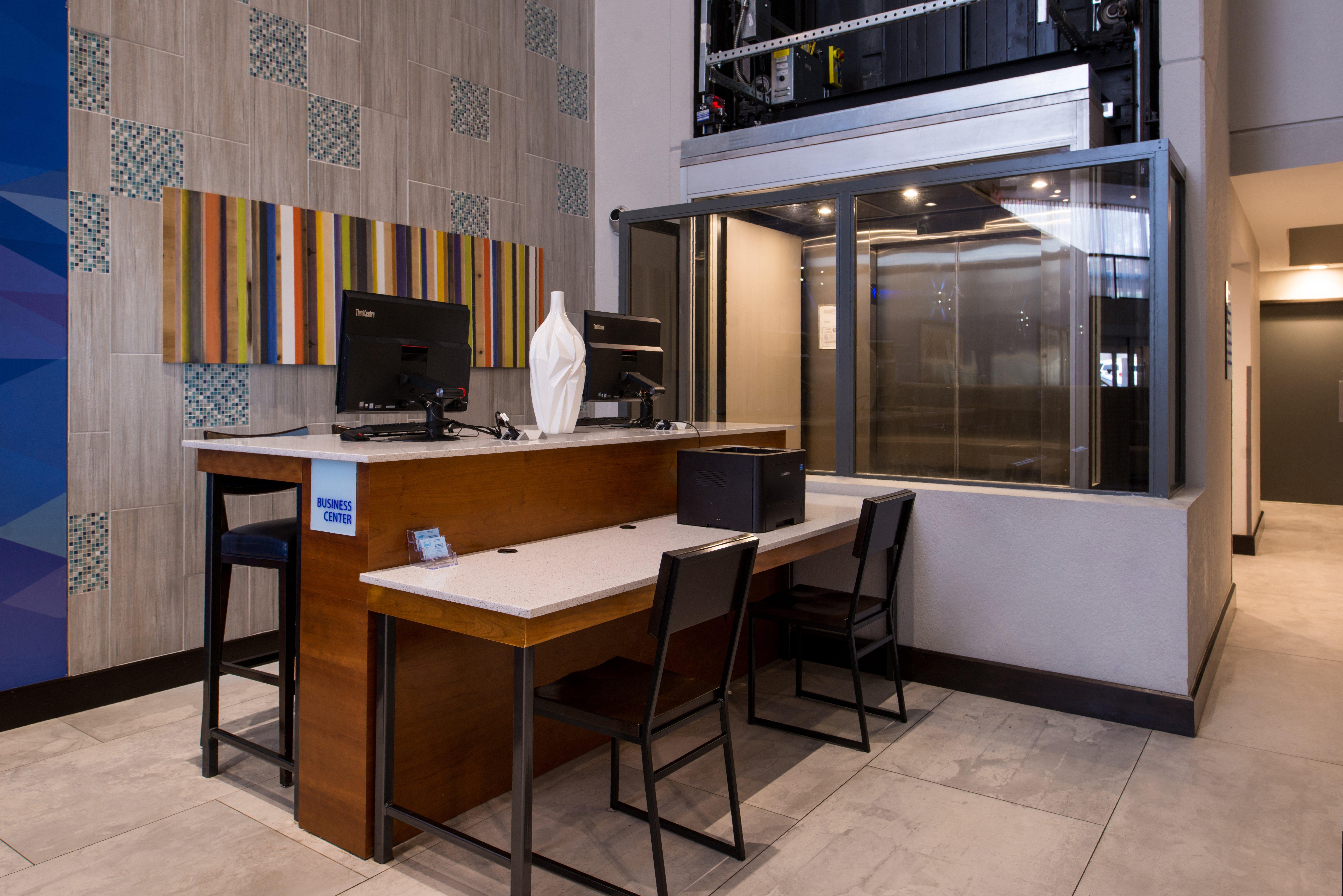 Holiday Inn Express & Suites San Antonio Medical - Six Flags By Ihg Exteriér fotografie