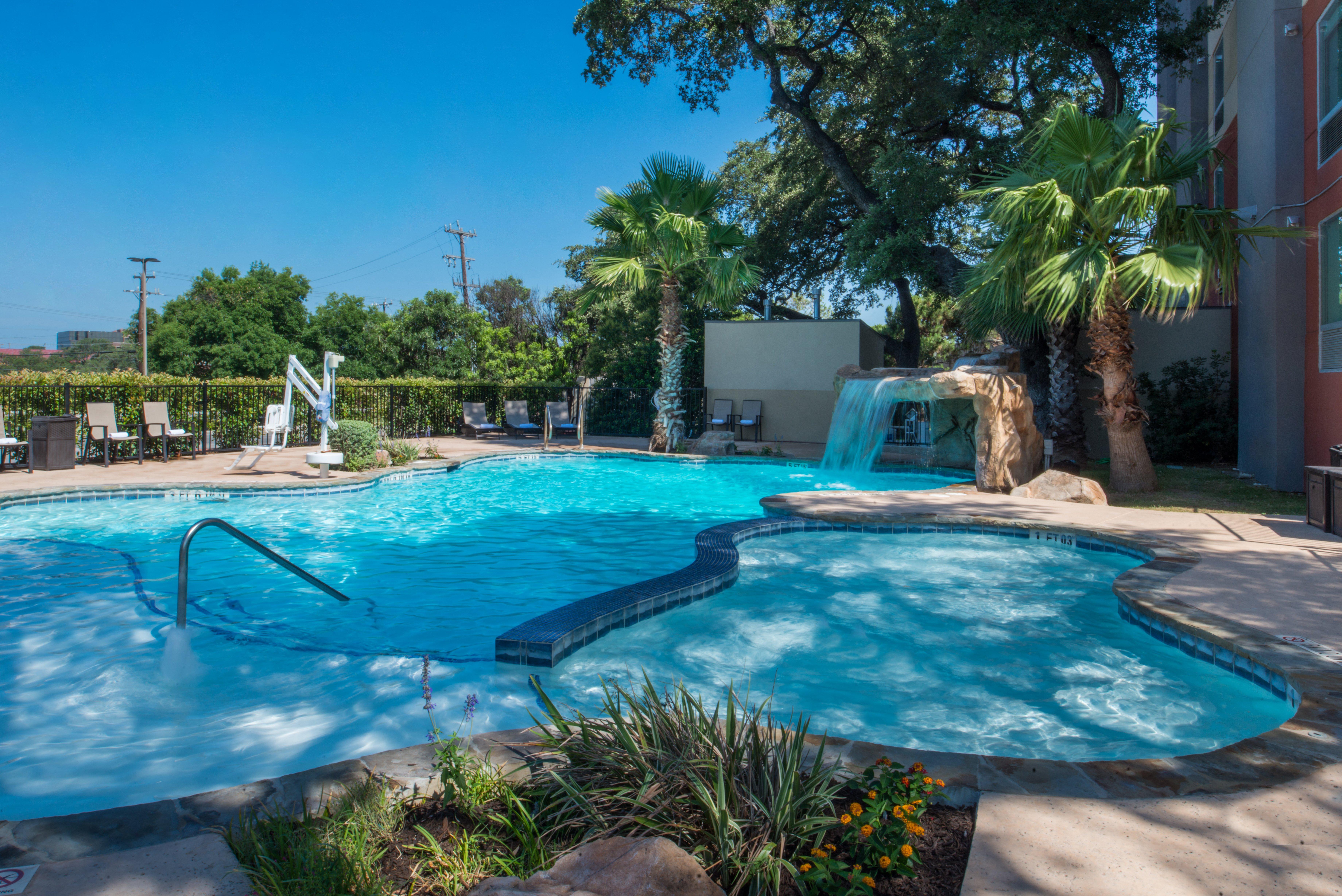 Holiday Inn Express & Suites San Antonio Medical - Six Flags By Ihg Exteriér fotografie